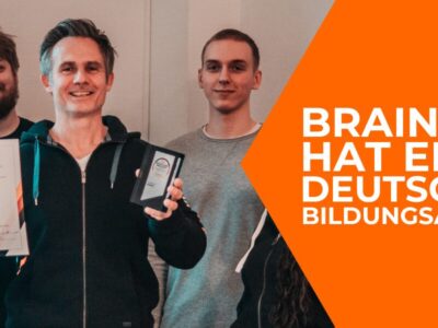 Der Chef und zwei Mitarbeiter aus dem Brainyoo Team, die den Bildungsaward 2024 entgegengenommen haben.